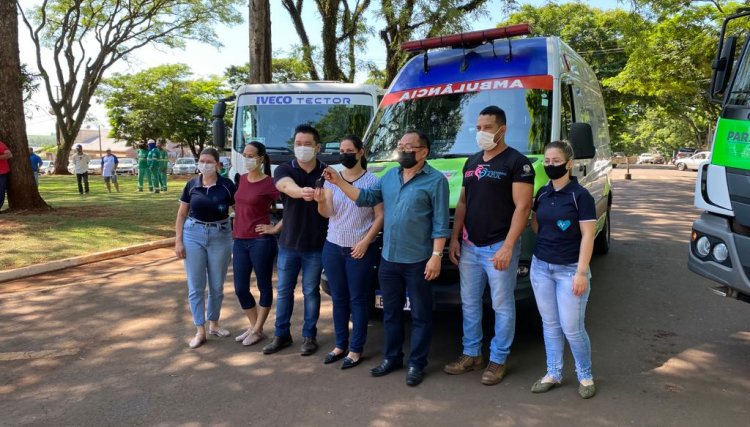 Culestino entrega 16 veículos 0 KM às secretarias municipais em Cafelândia, veja o vídeo