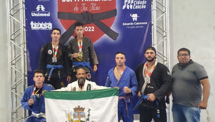 Atletas de Cafelândia são premiados na Copa Amizade de Jiu Jitsu em Umuarama