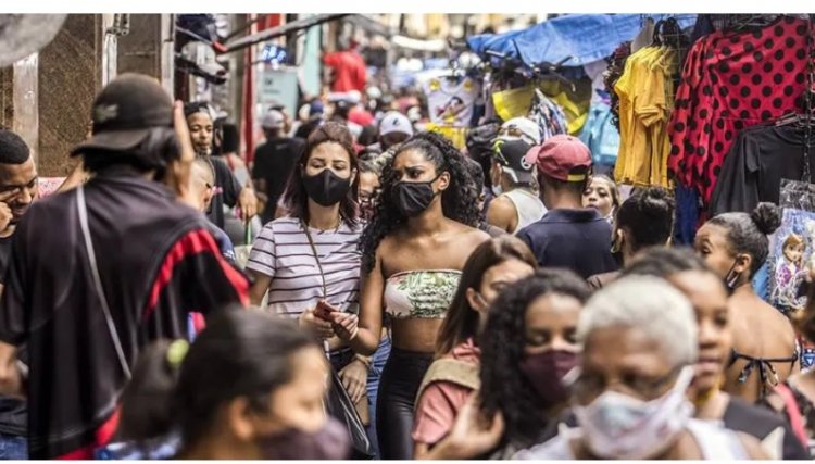 Liberar a máscara é um caminho sem volta diz secretário de Saúde de SP