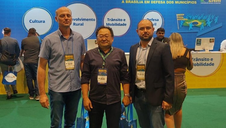 Prefeito Culestino Kiara participa da Marcha dos Prefeitos em Brasília