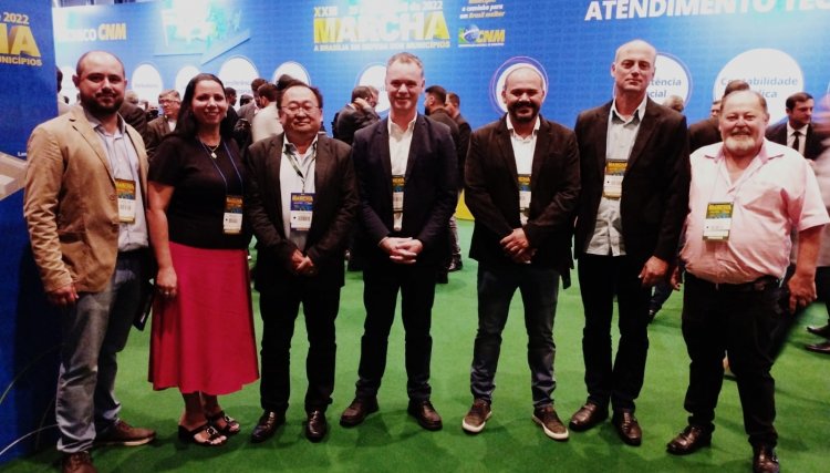 Comitiva de Cafelândia participa da Marcha dos Prefeitos em Brasília