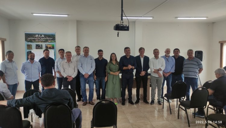 Vice prefeito de Cafêlandia participa de reunião sobre regime próprio de previdência em Pérola