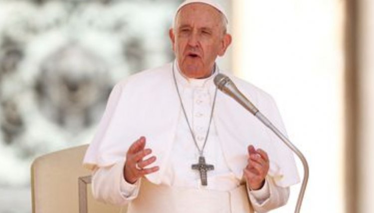 Papa nega plano de renunciar em breve