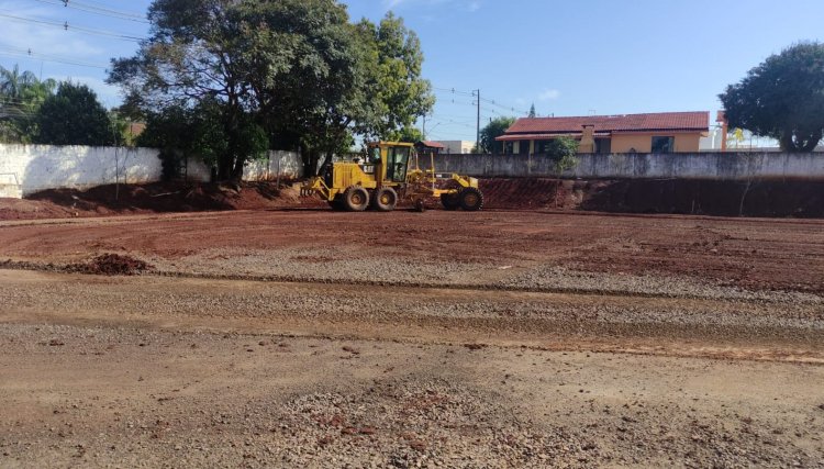 Cafelândia inicia pavimentação no estacionamento do Hospital e construção do Heliponto