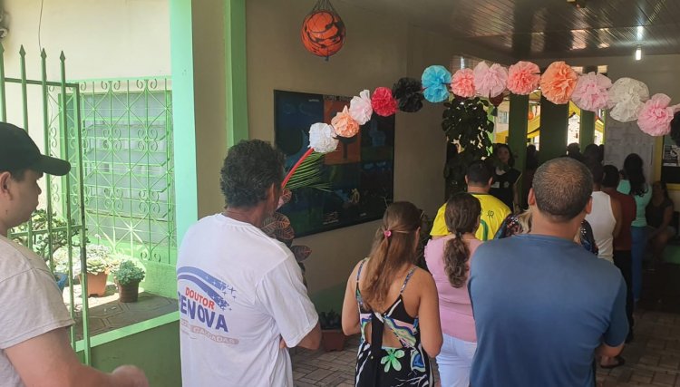 Eleitores reclamam da demora para vota&ccedil;&atilde;o em Cafel&acirc;ndia