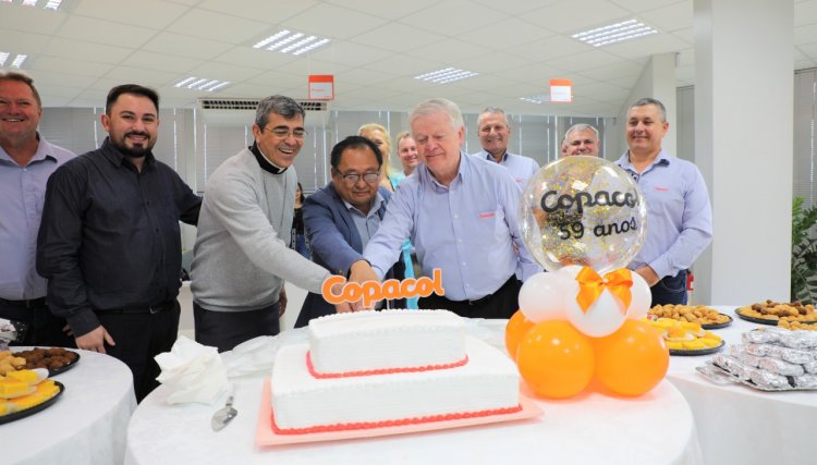 Copacol comemora 59 anos com missa e tradicional corte de bolo
