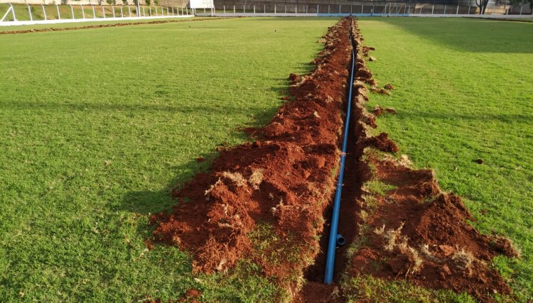 Estádio de Futebol de Cafelândia recebe irrigação automática