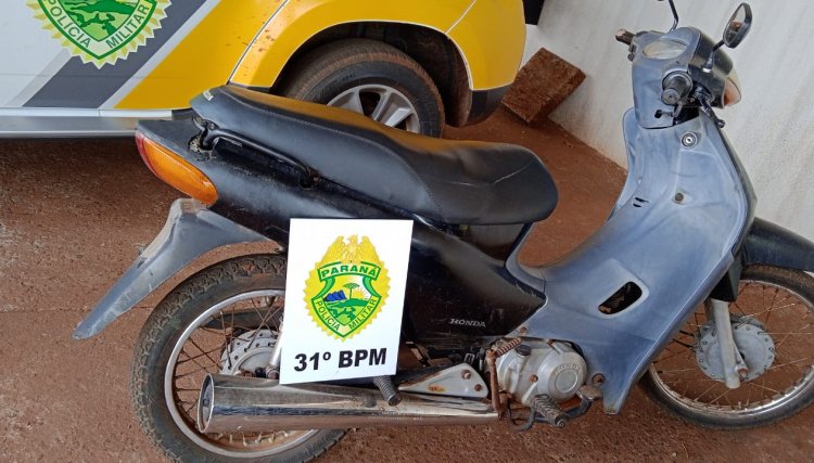 Homem com tornozeleira eletrônica é preso vendedo motocicleta furtada em Iracema 
