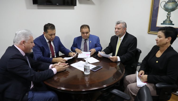 Comissão aprova projeto de passagens gratuitas para idoosos no PR