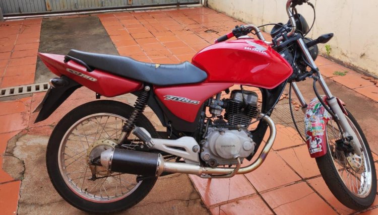 Polícia apreende motocicleta com documentação atrasada e escape adulterado em Cafelândia