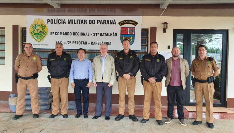 Coronel Garcez comadante do 5º CRPM discute ações de segurança com lideranças de Cafelândia