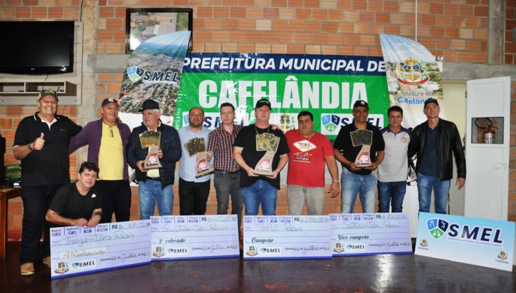 Preto Paulista e Moretto são os campeões do Campeonato de Truco de Cafelândia