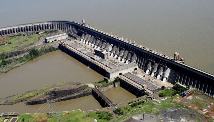Retirada de água do meio ambiente atinge 4,1 trilhões de m³ em 2020