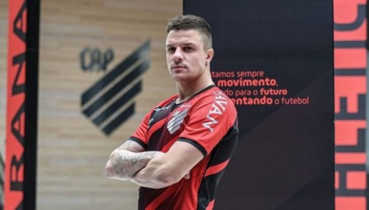 Natural de Tupãssi, Kayser é campeão pelo Athletico Paranaense