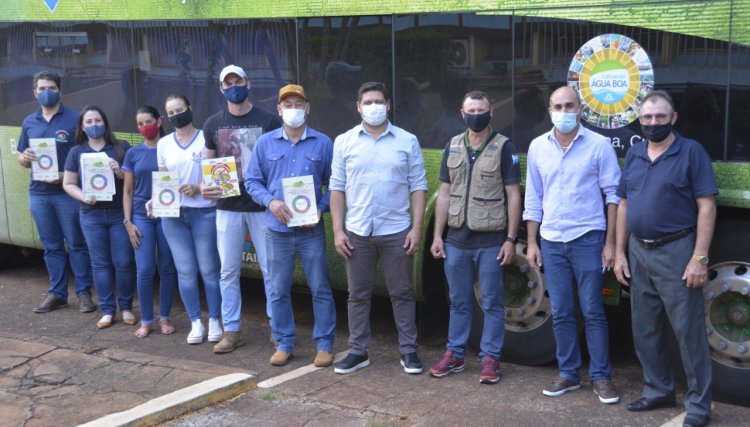  Itaipu repassa materiais pedagógicos ambientais para a educação de Assis 