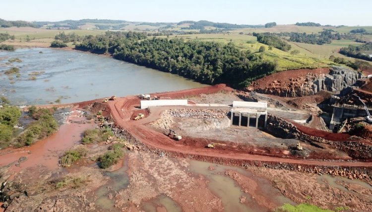 Rio Chopim é desviado para o término de obras de barragem no Paraná