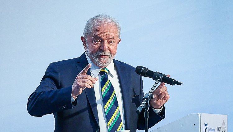 Lula faz exames em hospital de Brasília neste sábado