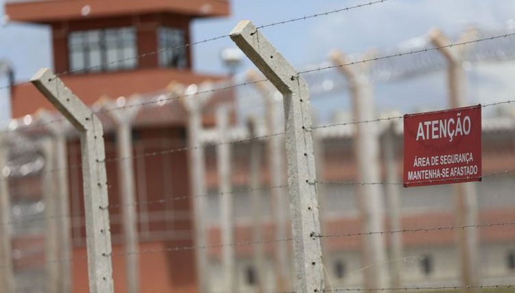 Presas são soltas após chegada de pessoas por atos antidemocráticos para liberar vagas em presídio 