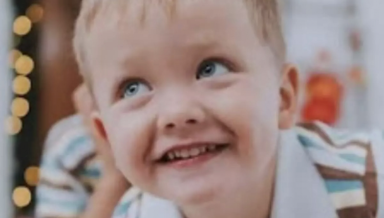 Menino de 7 anos morre soterrado por carga de calcário no Paraná