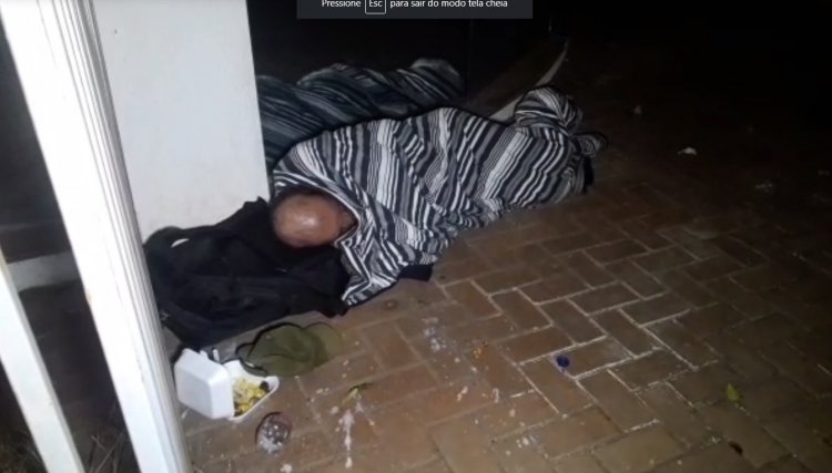 Moradores de rua sofrem com frio intenso e o risco de coronavírus  na região