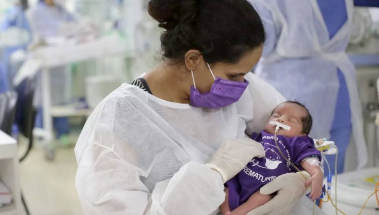 Hospital de Cascavel homenageia bebês prematuros com sessão de fotos
