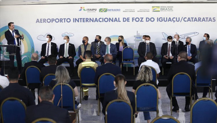 Aeroporto de Foz do Iguaçu ganha a maior pista de pousos e decolagens do Sul