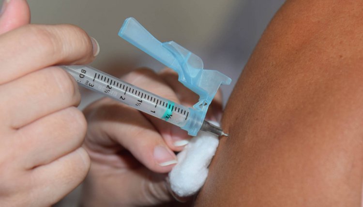 Virologista alerta sobre cuidados contra a Covid mesmo após a vacina