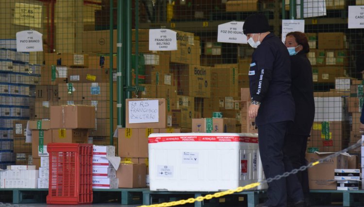 Ministério da Saúde encaminha 158 mil vacinas contra a Covid-19 ao Paraná nesta quinta