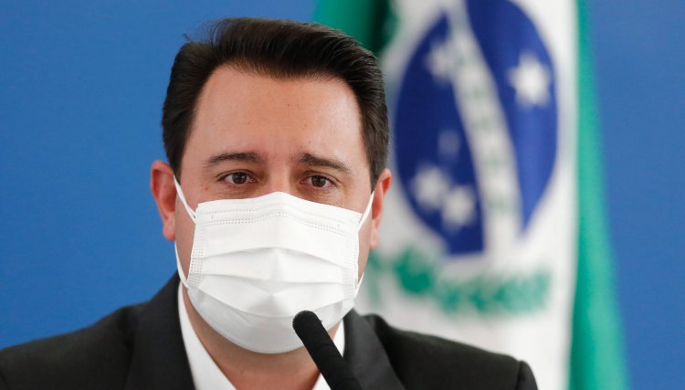 PR anuncia início da vacinação contra a Covid-19 de adolescentes