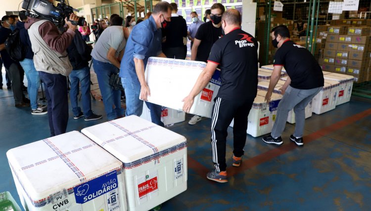 Vacinas contra a covid para grávidas e pessoas com comorbidades será distribuído nesta terça-feira no PR