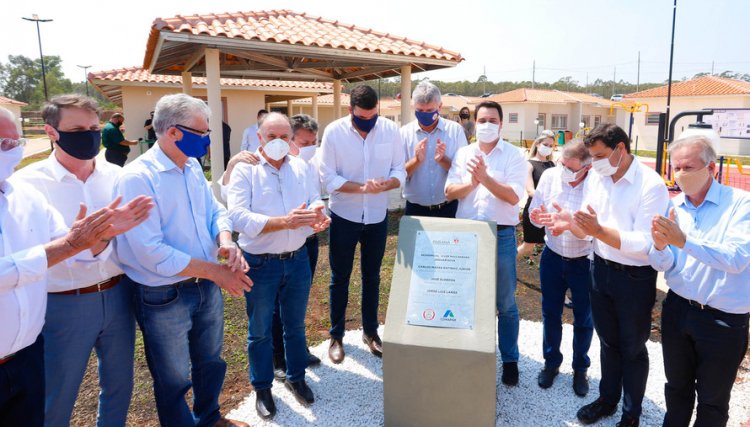 Governador entrega primeiro condomínio exclusivo para idosos