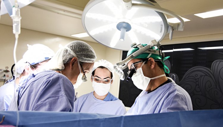 Transplante pediátrico de fígado continuam no Paraná