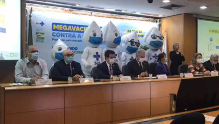 Ministério da Saúde anuncia dose de reforço para toda a população acima dos 18 anos