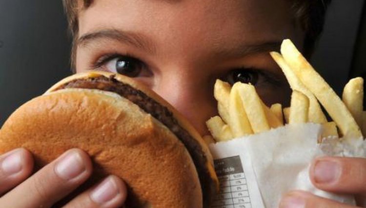 Pandemia: estudo relaciona falta de sono à alta da obesidade infantil 
