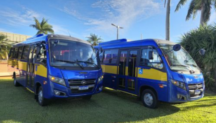Educação de Nova Aurora adquire dois ônibus novos