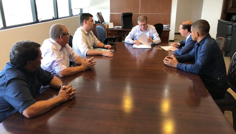 Prefeito de Jesuítas busca investimentos em Curitiba para o município