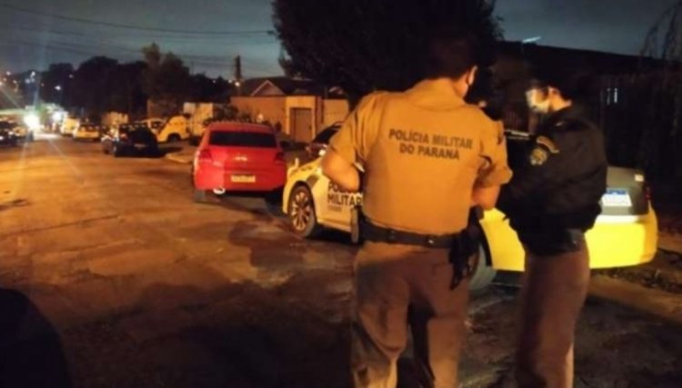 Homem em surto atira contra policiais e morre baleado na região 