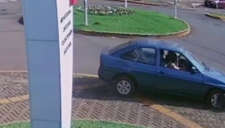 Mulher perde o controle e bate o carro em Cafelândia, veja o vídeo 