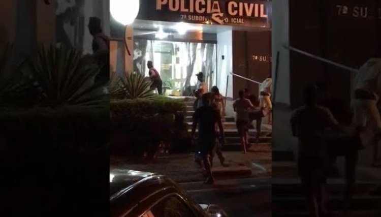 Dois assaltantes acabaram de morrer em confronto com a polícia 