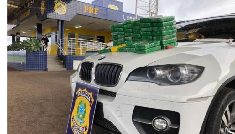 PRF apreende mais de R$ 2 milhões em drogas em veículo de Cascavel, em Santa Catarina 