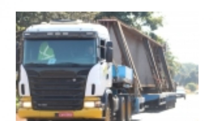 SEGUNDA PEÇA GIGANTE DA PONTE DA INTEGRAÇÃO CHEGA A FOZ DO IGUAÇU