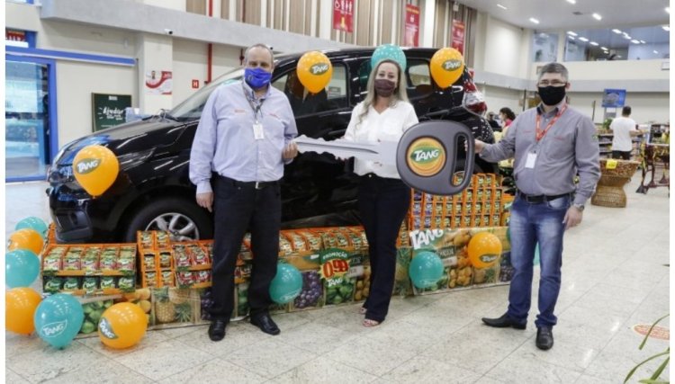 Ontem foi o dia de entregar um carro 0KM pra ganhadora da Promoção Tang e Copacol Supermercados