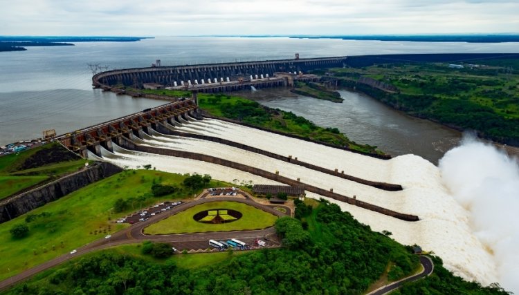 Usina de Itaipu chega aos 50 milhões de megawatts-hora nesta sexta feira (28)