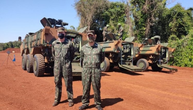 Militares do Exército realizam treinamento com blindados em Corbélia