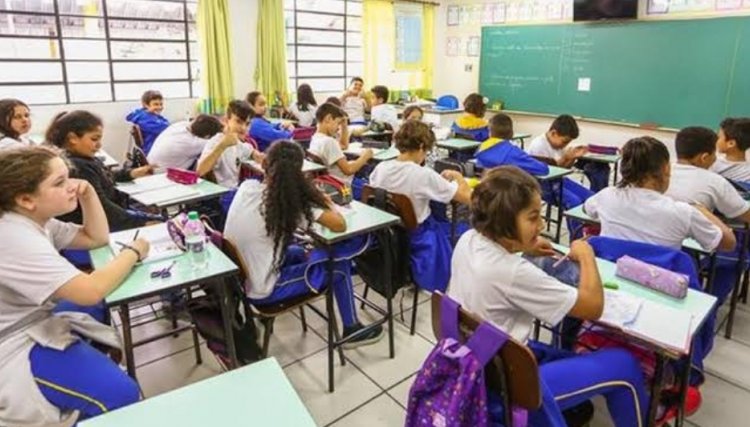 Retorno presencial das aulas só após redução efetiva da Covid-19 no PR