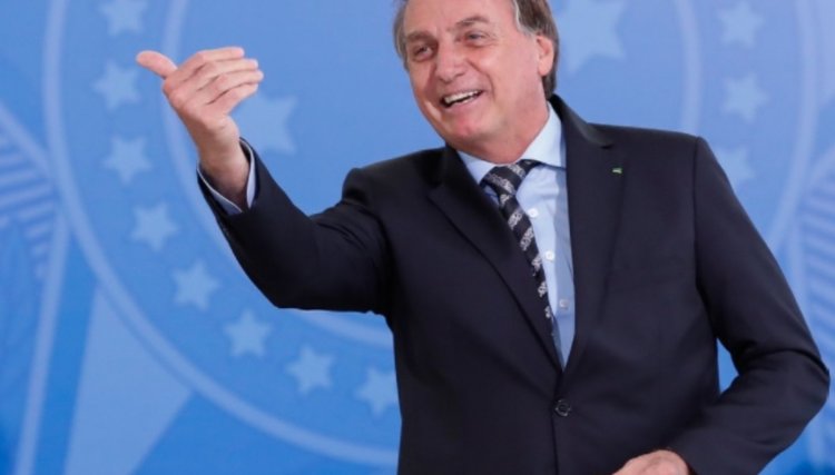 Pesquisa aponta Bolsonaro na frente e também vencedor no segundo turno