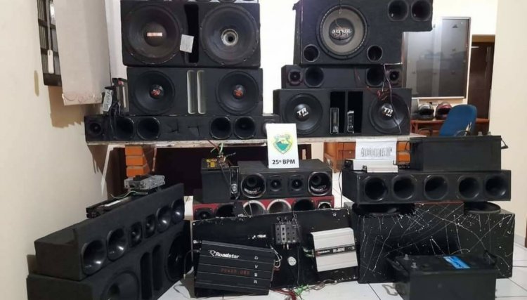 PM apreende som após pancadão na madrugada deste domingo na região 