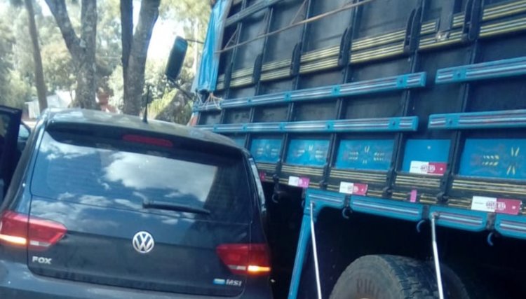Acidente envolvendo um caminhão e um carro é registrado em Cafelândia 