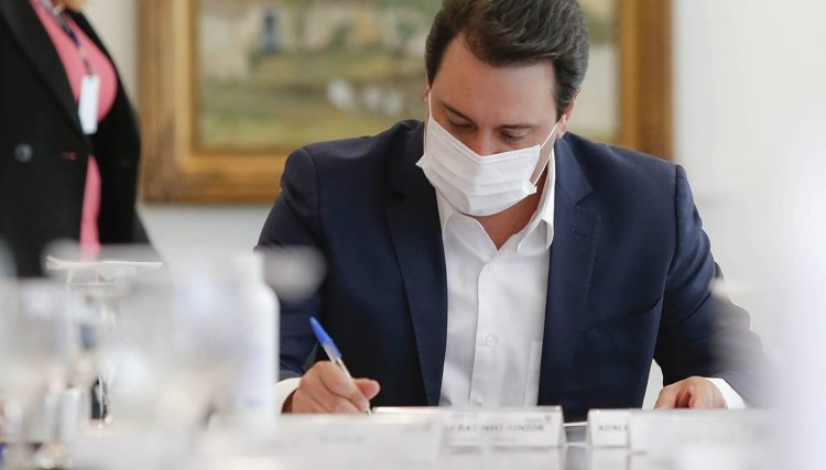 Na véspera do novo Decreto Governo do PR é pressionado a fechar tudo 