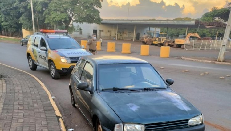 Polícia Militar de Cafelândia recolhe veículo estacionado em local proíbido 